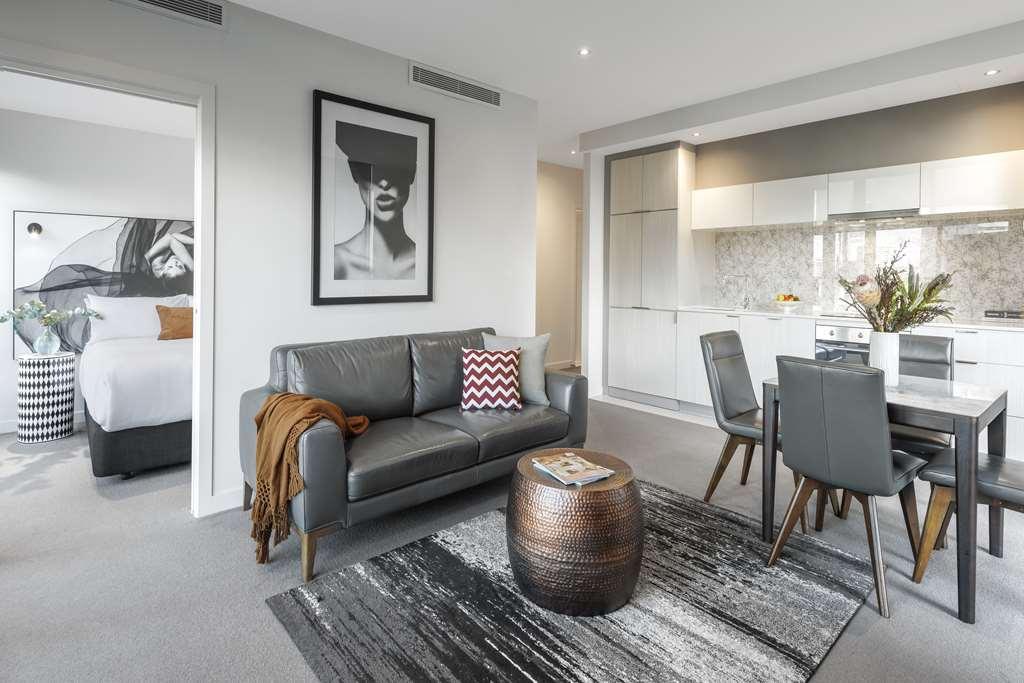 Imagine Southbank Hotel Melbourne Room photo
